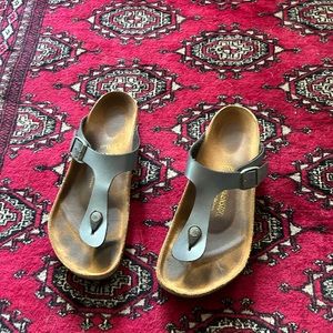 Size 41 Birkenstocks Gizeh metallic black 10